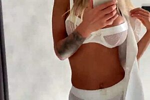 Monika Fox poses in front of the mirror 😍