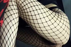 Convence a su cuñadita de 18 años de follar que buenas nalgas tiene