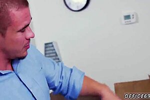 Boy in gay sex videos earns that bonus 😏