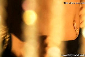 Seductress Indian Milf Dancer Strips Nude