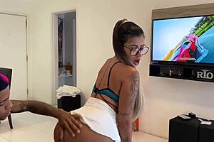 Did Amanda invite the young guy to fuck her at home?