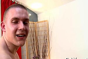 Sexy Gay Boyz in Steamy Action Tonight