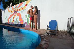 Pool Cleaner Leaves Ass Gaping And Full Of Cum In Rough Doggystyle