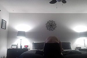 Tight690000 Moans Loudly As She Cums!