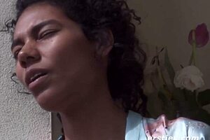 Sexy Columbian babe with hairy pussy fingers herself outdoors in the afternoon sun