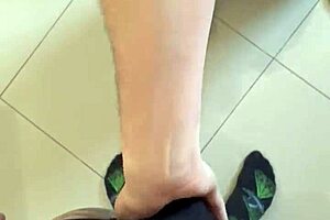 Amateur gay group sucks cocks bareback in gangbang