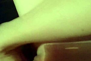 Amateur fingers to orgasm.