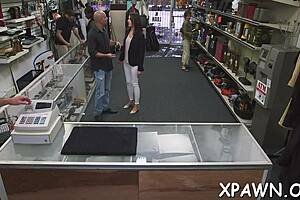 Beautiful Doxy In Reality Video Shows Curves And Blowjob Moves