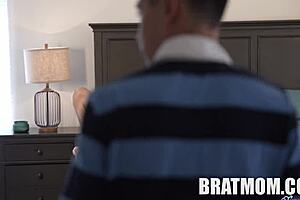 two creampies for lunch with xochi moon. petite amateur in pov hardcore.