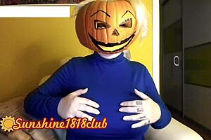 Happy halloween, pervs! Big boobs in pumpkin cam on 10 31.