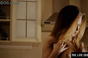 Gorgeous brunette reaches orgasm with icy fingers