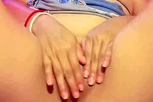 Watch me masturbate so nicely and drip a lot of milk? Do you like this sexy amateur action?