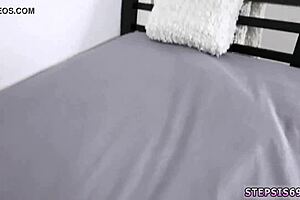 Cute Webcam XXX Family Competition