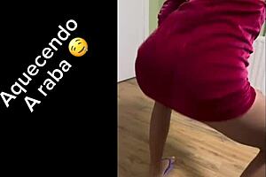 Balada pumb de vestidinho curtinho arrastei um boy pro carro e transamos gostoso