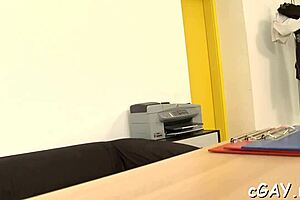 Hot big ass milf tries anal for the first time with a dildo on webcam 😍