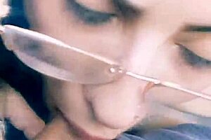 compañera me pide que la lleve pero a cambio tiene que chuparme la pija