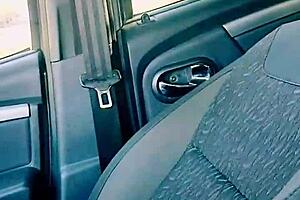 compañera me pide que la lleve pero a cambio tiene que chuparme la pija