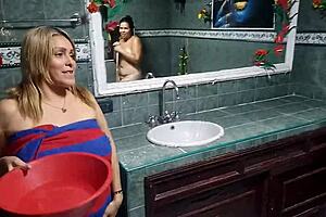 my stepdaughter cleans the bathroom while we play with our pussies