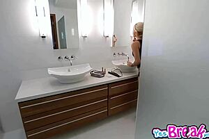 blonde hottie ivy stone gives blowjob to big cock