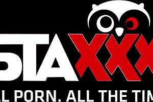 Sweet Japanese hottie! Play with my hairy pussy now!