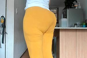 Oh, That Big Booty In Leggings! Non-Nude Tease!