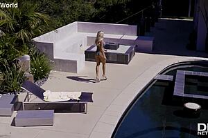 Blonde call boy makes her squirt hard