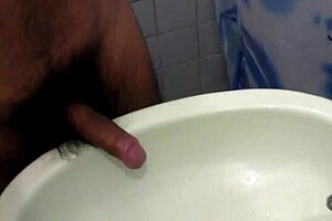 rico pajazo delivers a massive cumshot in this intense scene