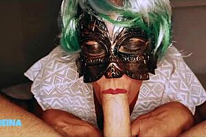 She sucks my dick and begs for doggy-style because of her surprise, chupareina