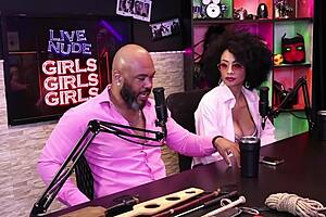 Inara and Goddess Lohan explore sex without strangeness in sensual bdsm. 😏