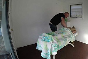 Kristi Love Provides Relaxing Feet Massage