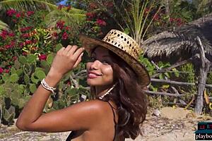 You will get to see these tantalizing pictures of Petite Latina babe Carolina Reyes strippin; completely naked on the beach