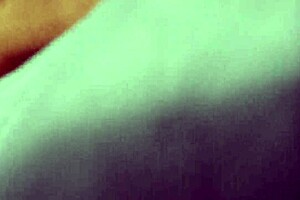 मैं अंदर गई स्टेपब्रदर मुठ मार रहा उसके लंड पर पागल