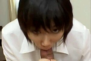 hot japanese secretary eagerly sucks her boss's cock