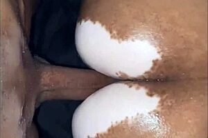 Wow! Liyah Bunni stretches her ebony ass hard