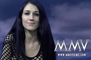 Nasty babes sharing a cock in threesome 😏