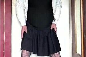 i'm ready for public humiliation swallowing your pee while they watch