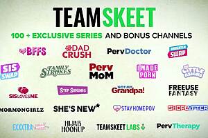 check out these pantyless babes blowing and riding 😍