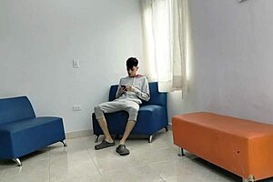 hijastro, donde estas? quiero contarte algo, ultimamente tu padrastro no me ha follado, sera que tu puedes prestarme tu polla solo para metermela en el culo - sexo casero