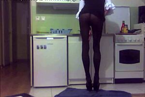 cam alexcia teases with sexy shemale vibes