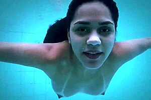 nothing like fucking on a paradisiacal weekend with vinny burgos, that lady milf 😍