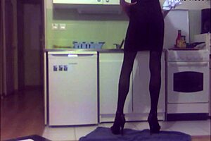 cam alexcia teases with sexy shemale vibes