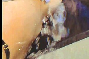 banho de mangueira lavando o carro