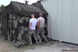 Hey, watch these Israeli soldiers bang on the beach