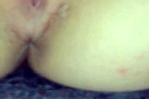 Hot latina amateur masturbates her horny pussy in homemade porn!