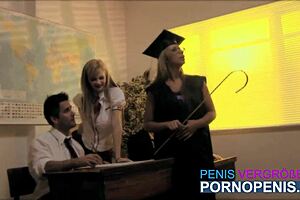 gruppensex im kunstunterrichtsraum with horny babes 😏💦