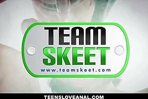 Stepsister dares with her big ass