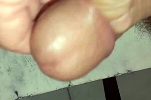 I cum hard durin' my full masturbashun with moans