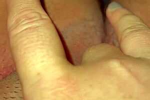 Miss69peach fingers her shaved pussy to orgasm and cum
