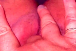 Miss69peach fingers her shaved pussy to orgasm and cum