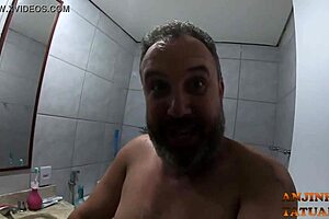 taking a shower with my 18-year-old friend duda pimentinha